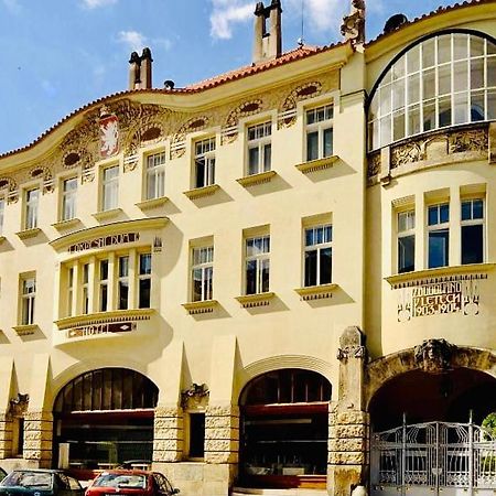 区府大酒店 Hradec Králové 外观 照片