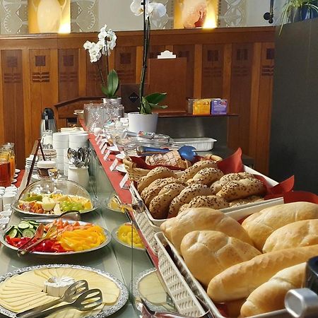 区府大酒店 Hradec Králové 外观 照片